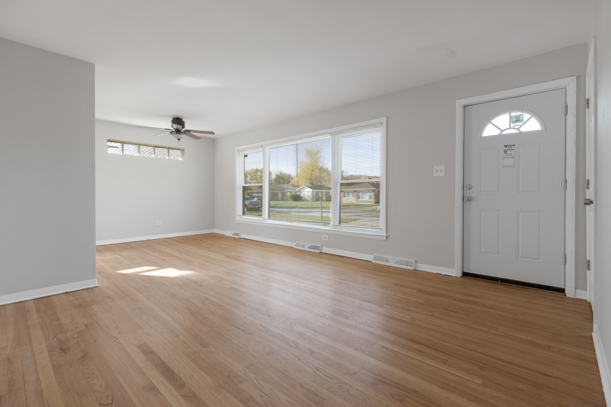 1367 Buffalo Avenue Property Photo 3