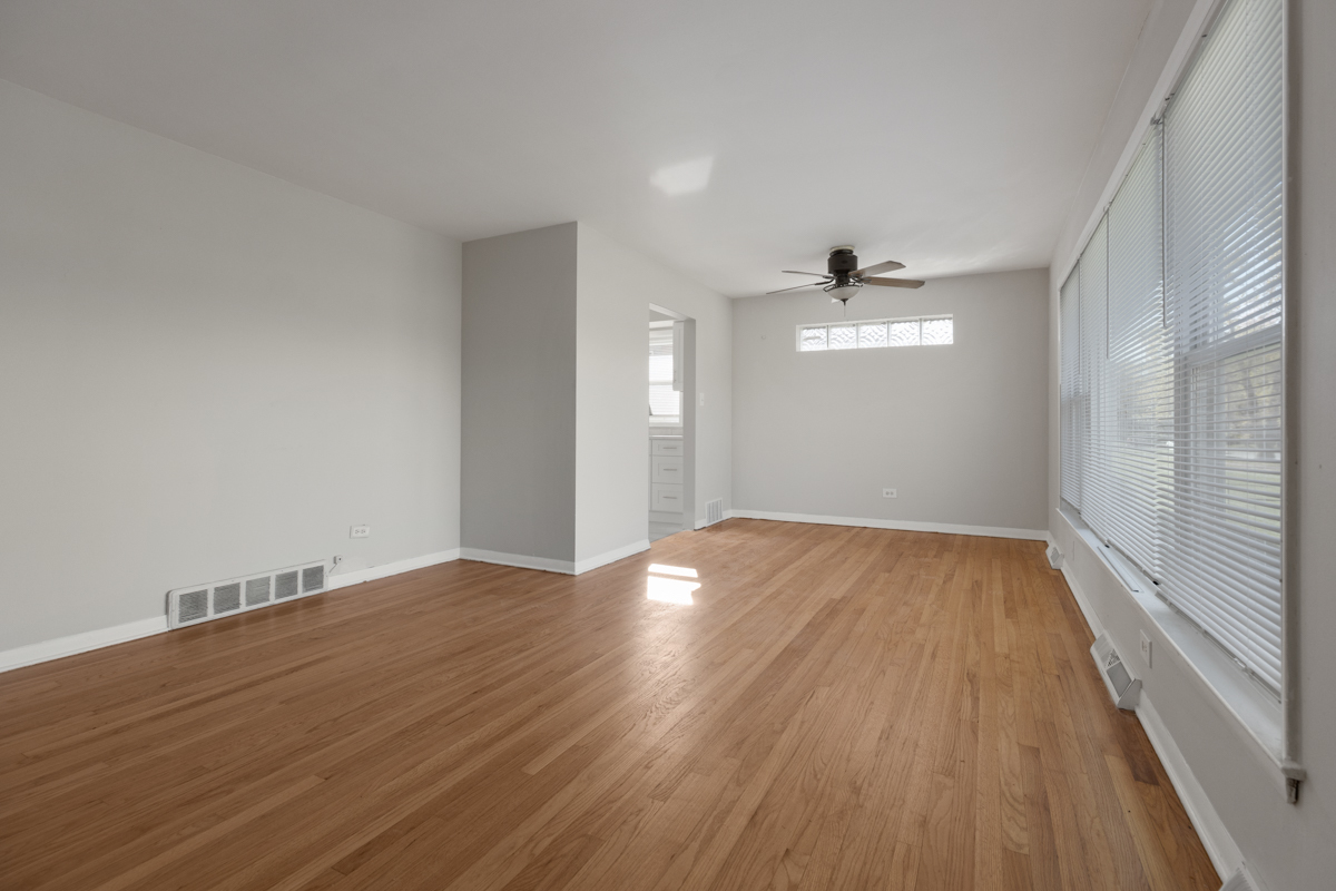 1367 Buffalo Avenue Property Photo 4