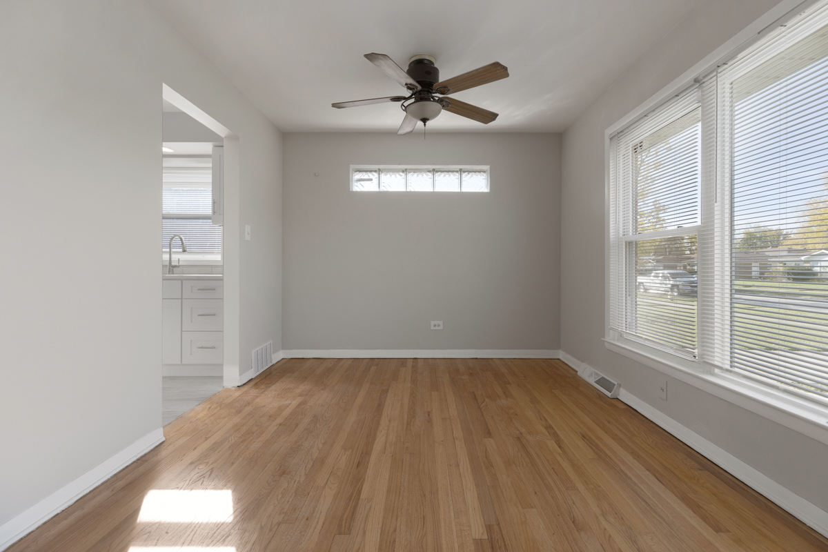 1367 Buffalo Avenue Property Photo 5