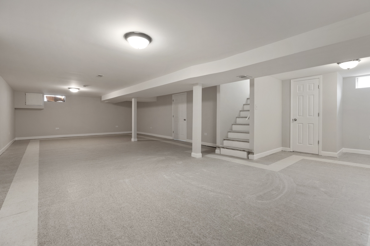 1367 Buffalo Avenue Property Photo 15