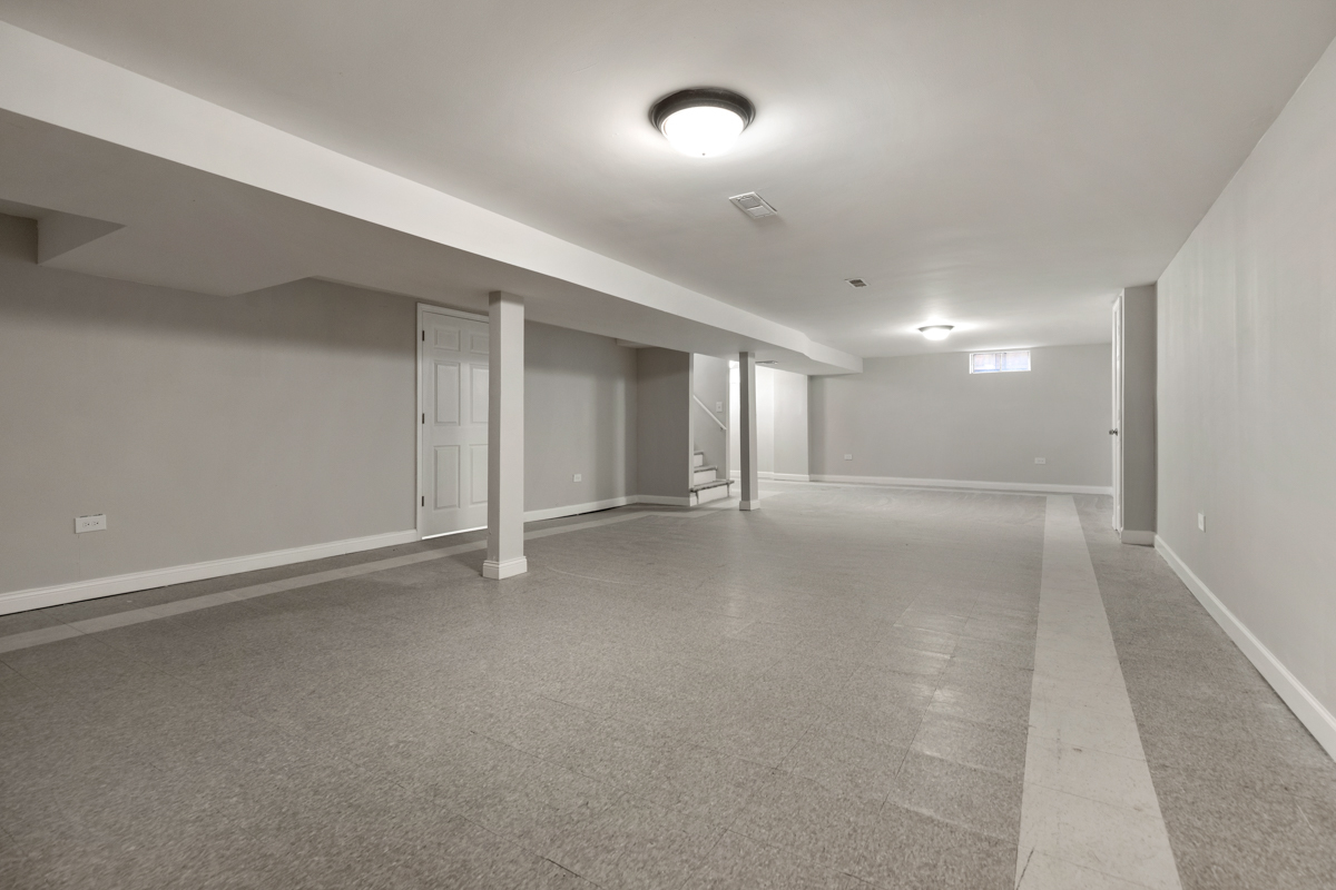 1367 Buffalo Avenue Property Photo 16