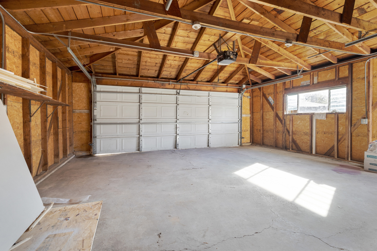 1367 Buffalo Avenue Property Photo 18
