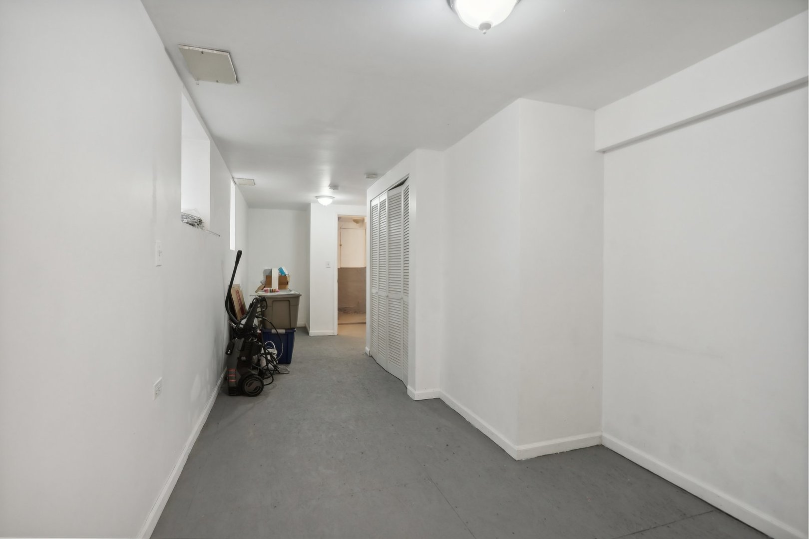 2435 N Lorel Avenue Property Photo 35