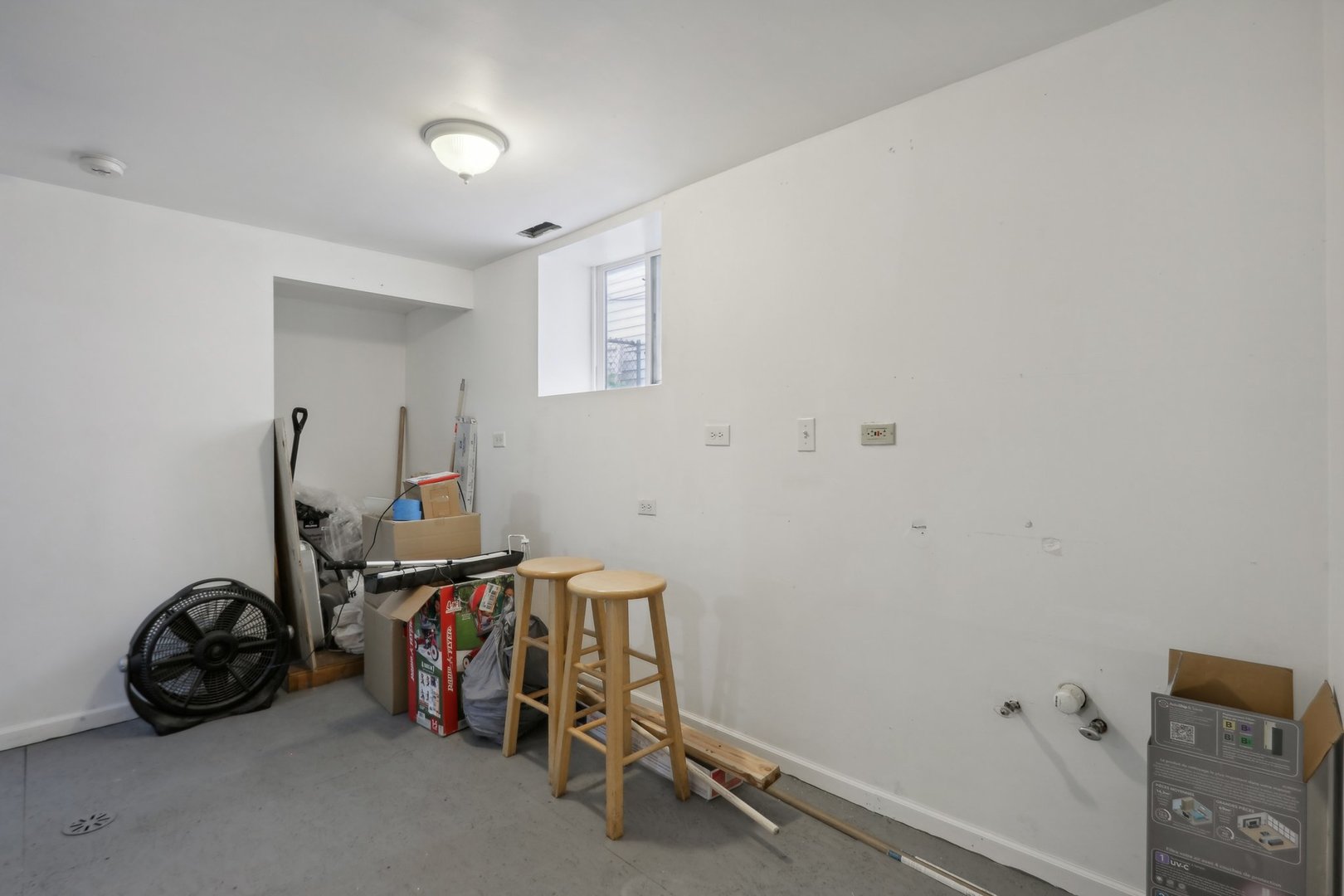 2435 N Lorel Avenue Property Photo 36