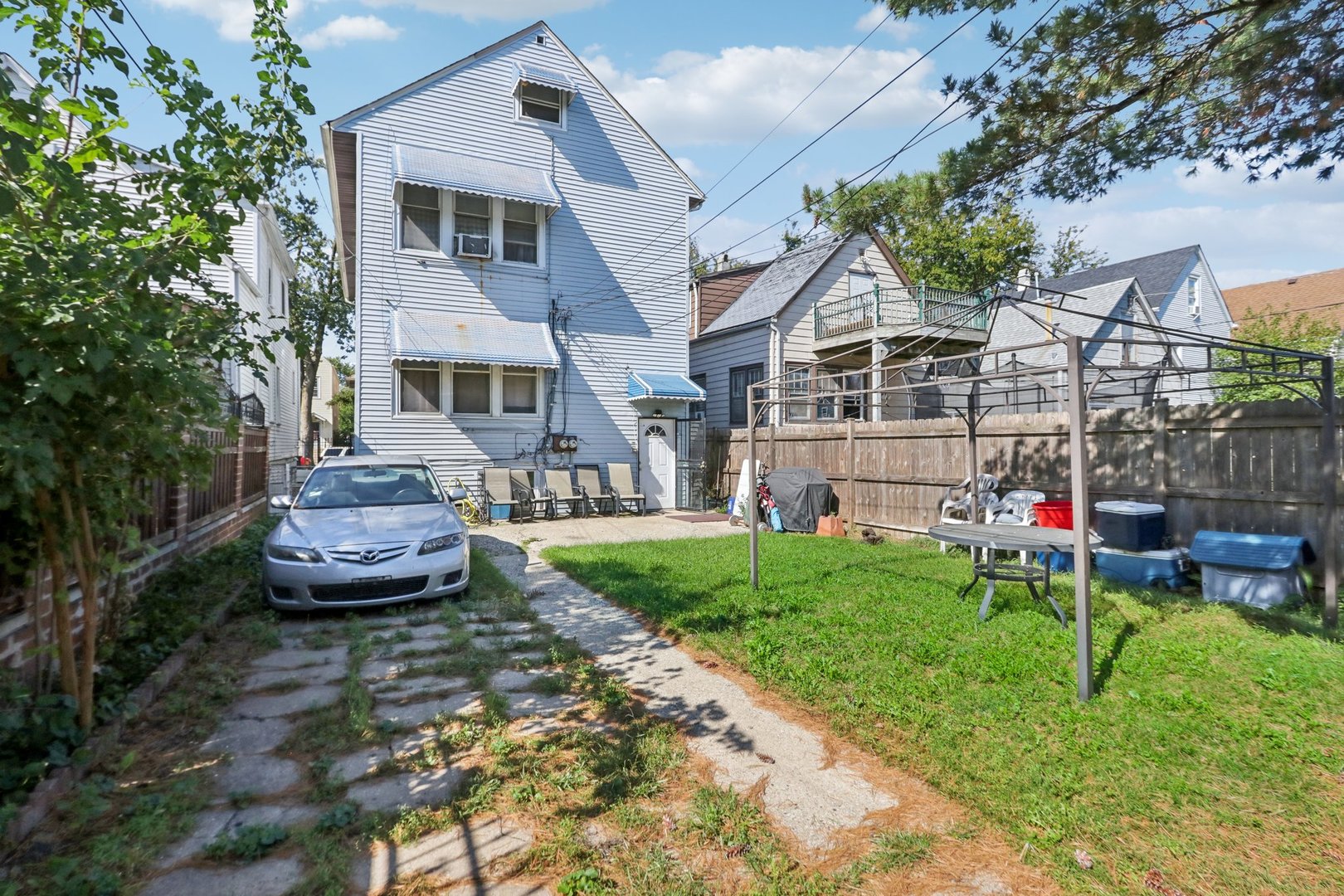 2435 N Lorel Avenue Property Photo 38