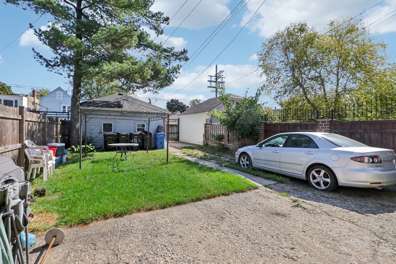 2435 N Lorel Avenue Property Photo 39