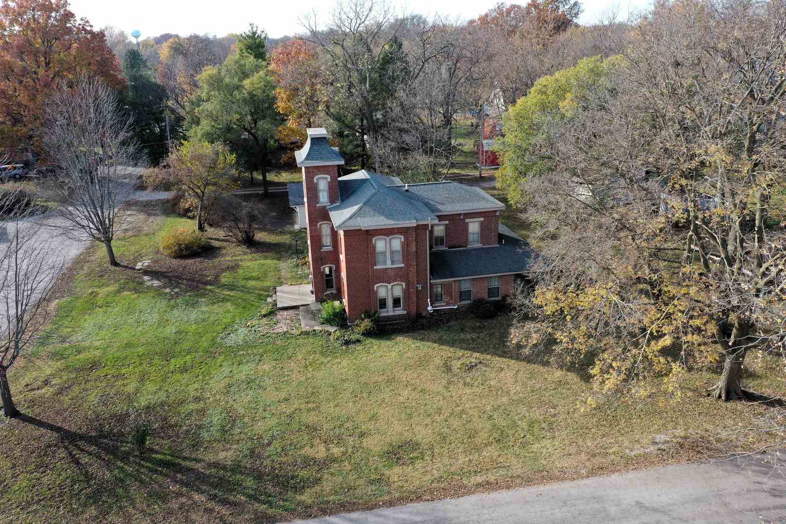 608 E Ash Street Property Photo 4