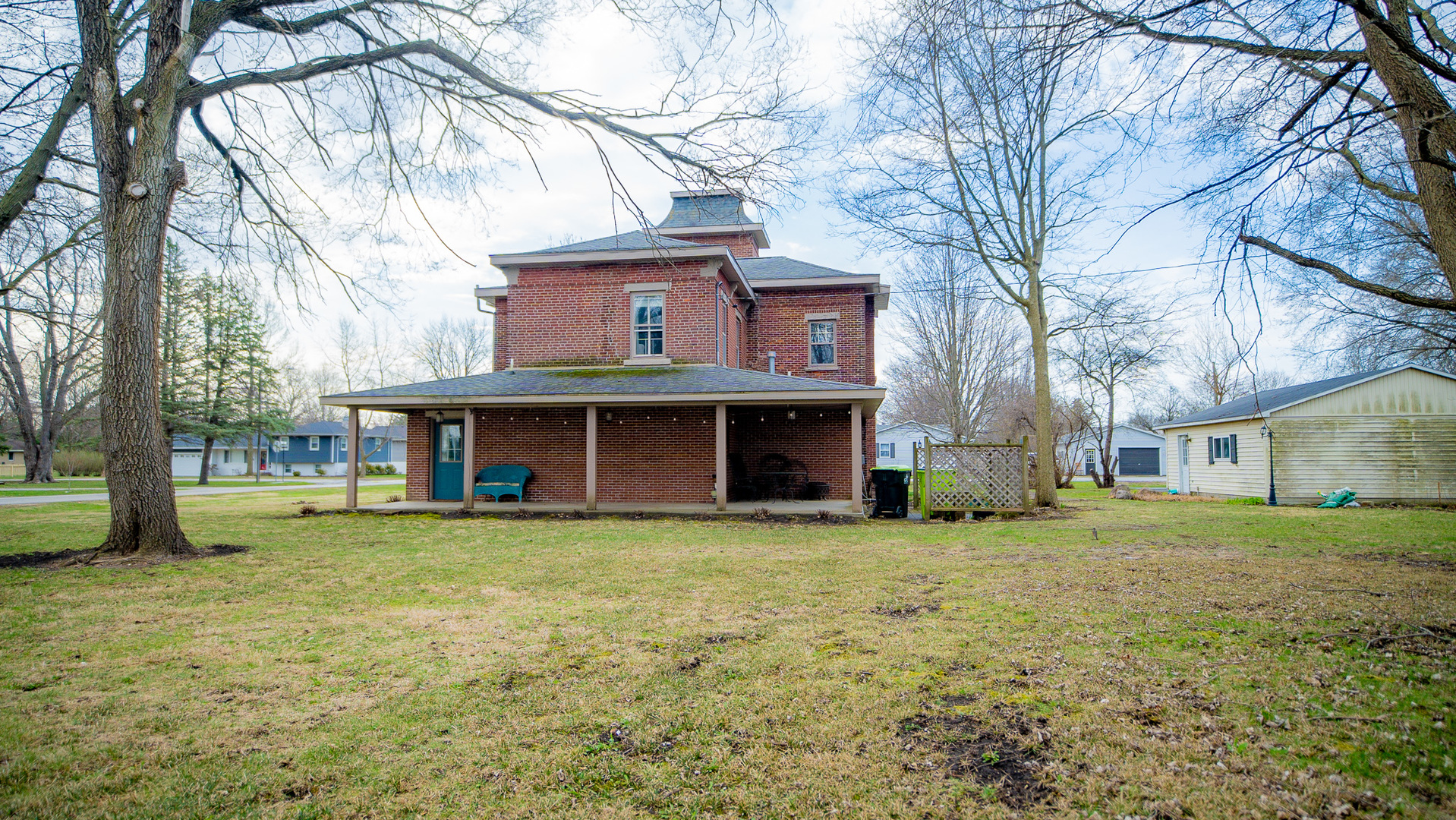 608 E Ash Street Property Photo 6