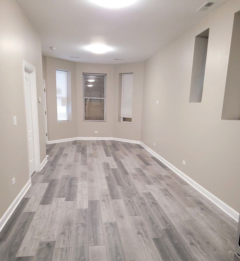 2230 S Sawyer Avenue Property Photo 6