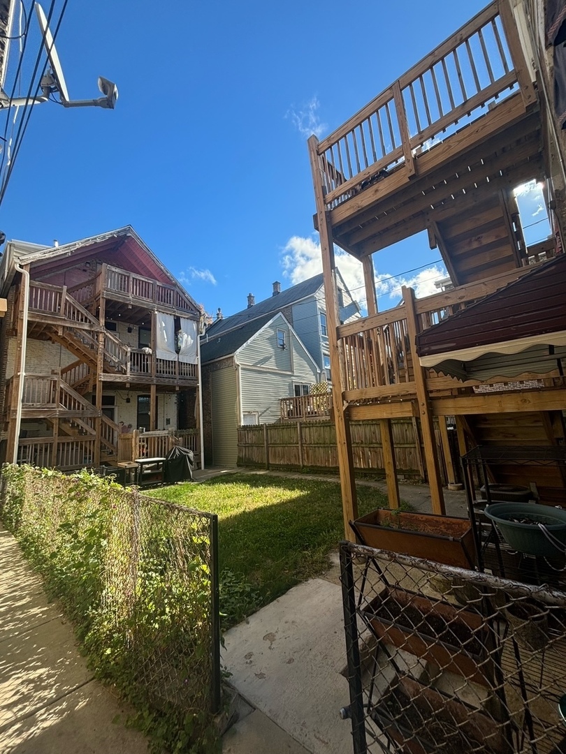 2230 S Sawyer Avenue Property Photo 7