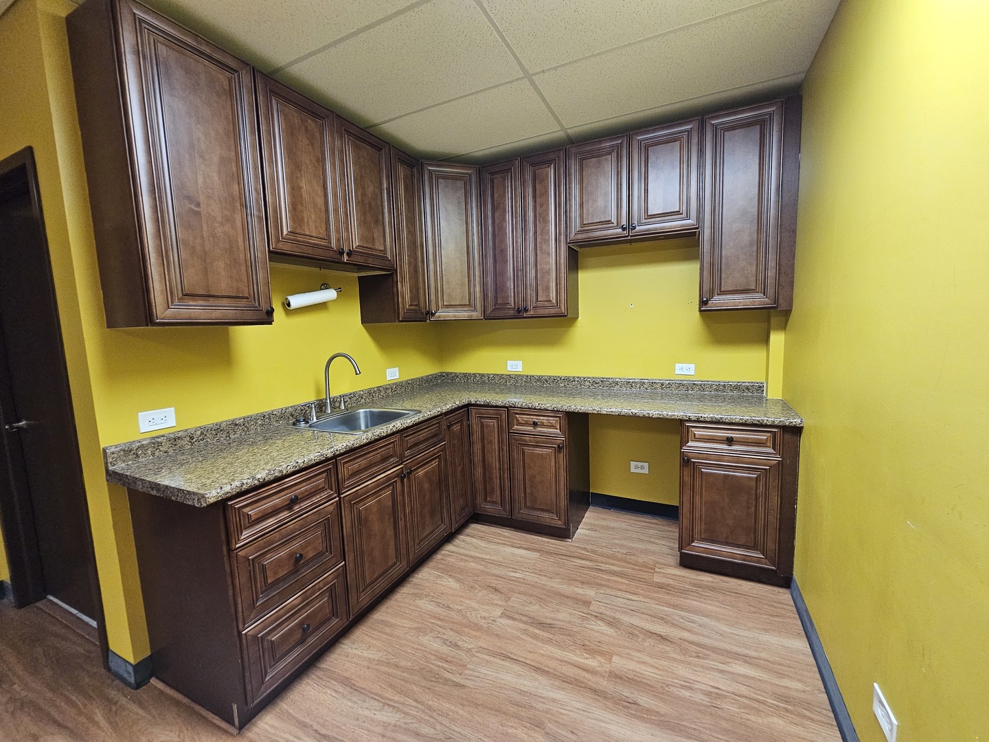 6600-04 W Roosevelt Road Property Photo 5