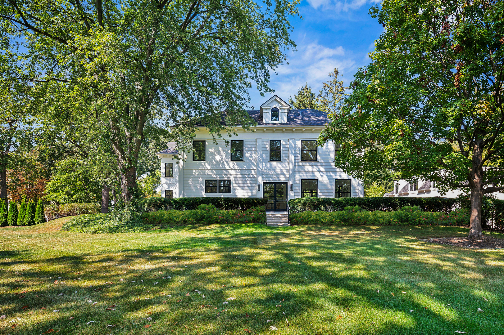 611 Abbotsford Road Property Photo