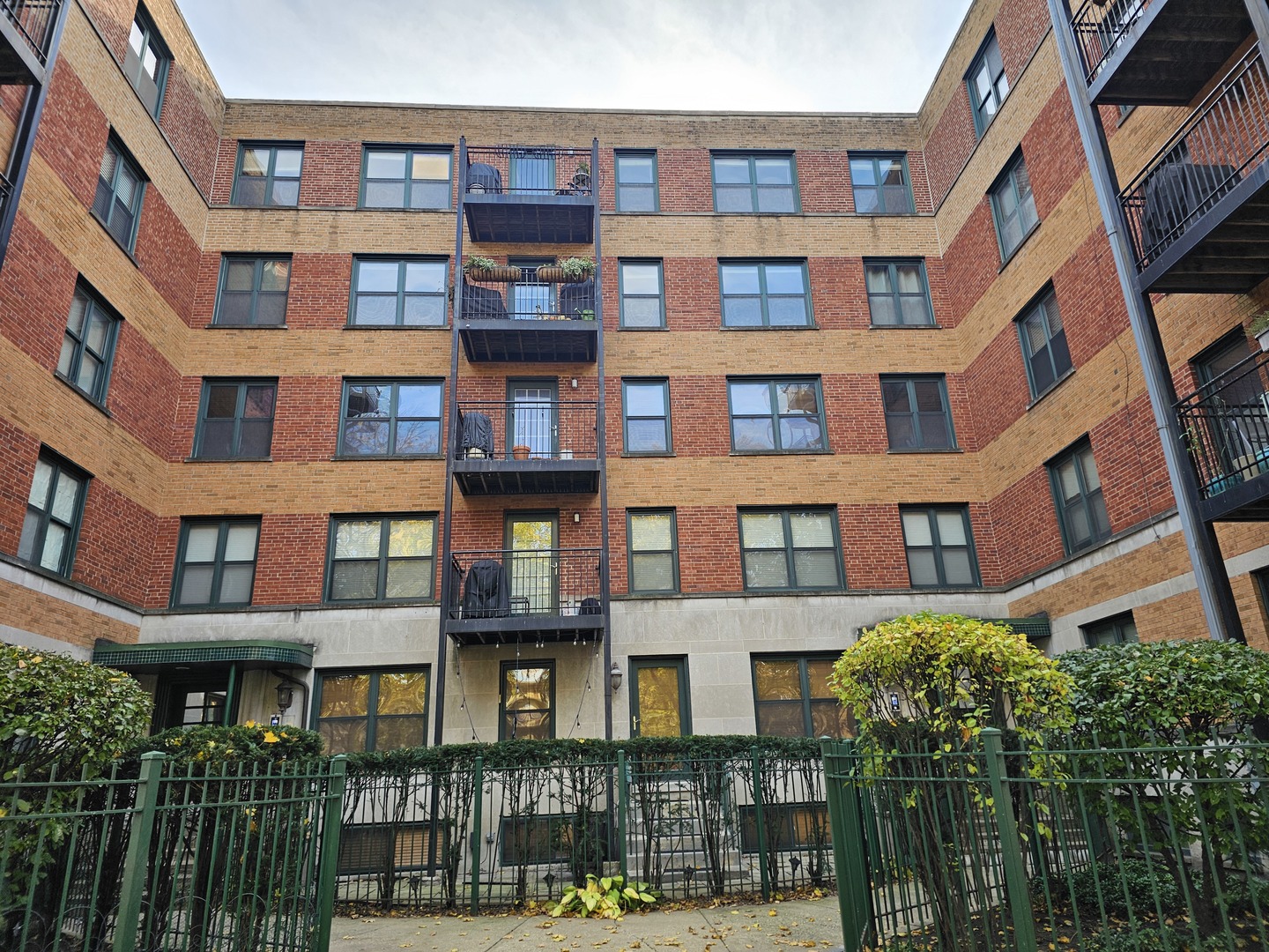 Catalpa Terrace Real Estate Listings Main Image