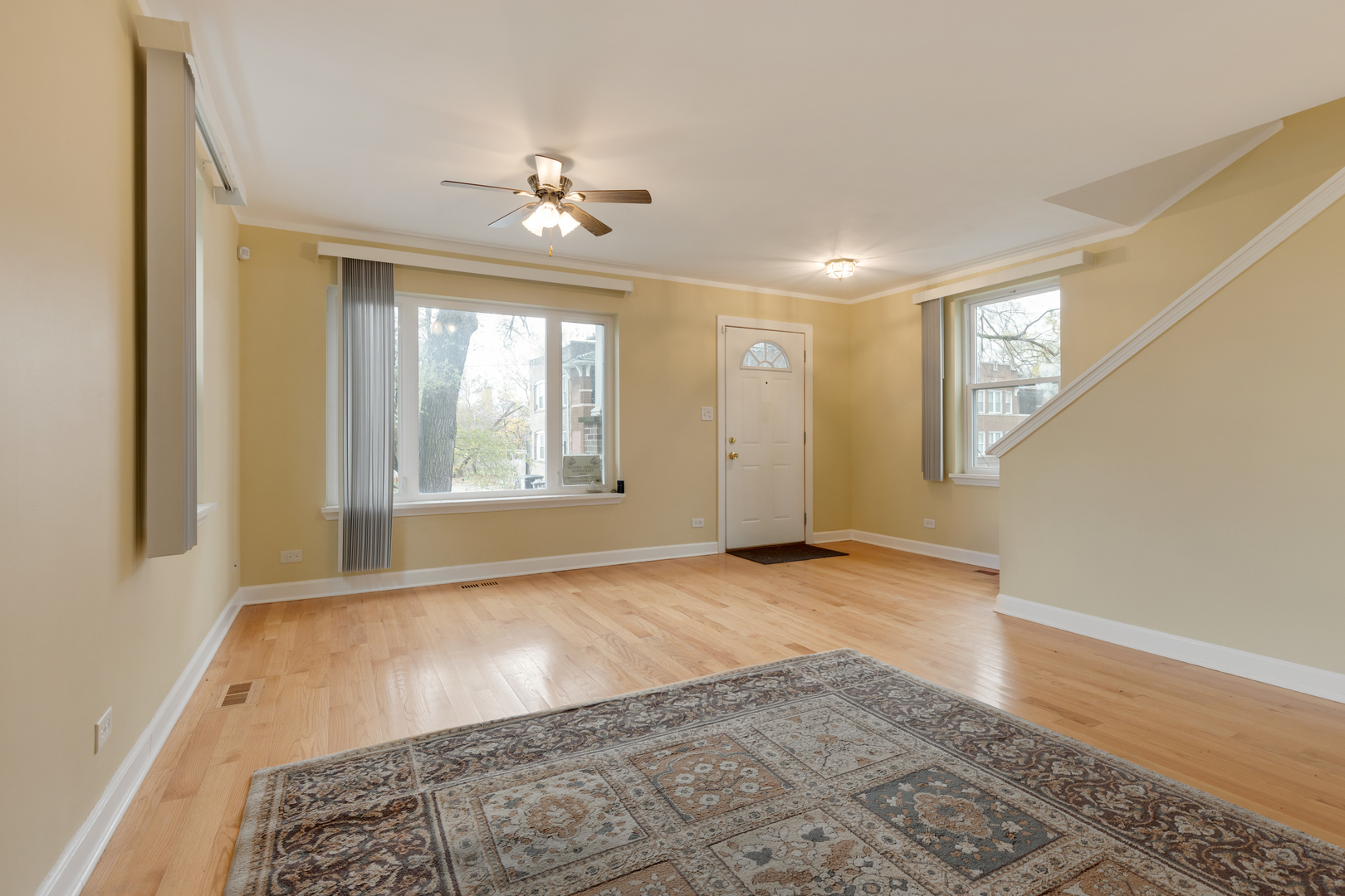 5242 W Ferdinand Street Property Photo 2