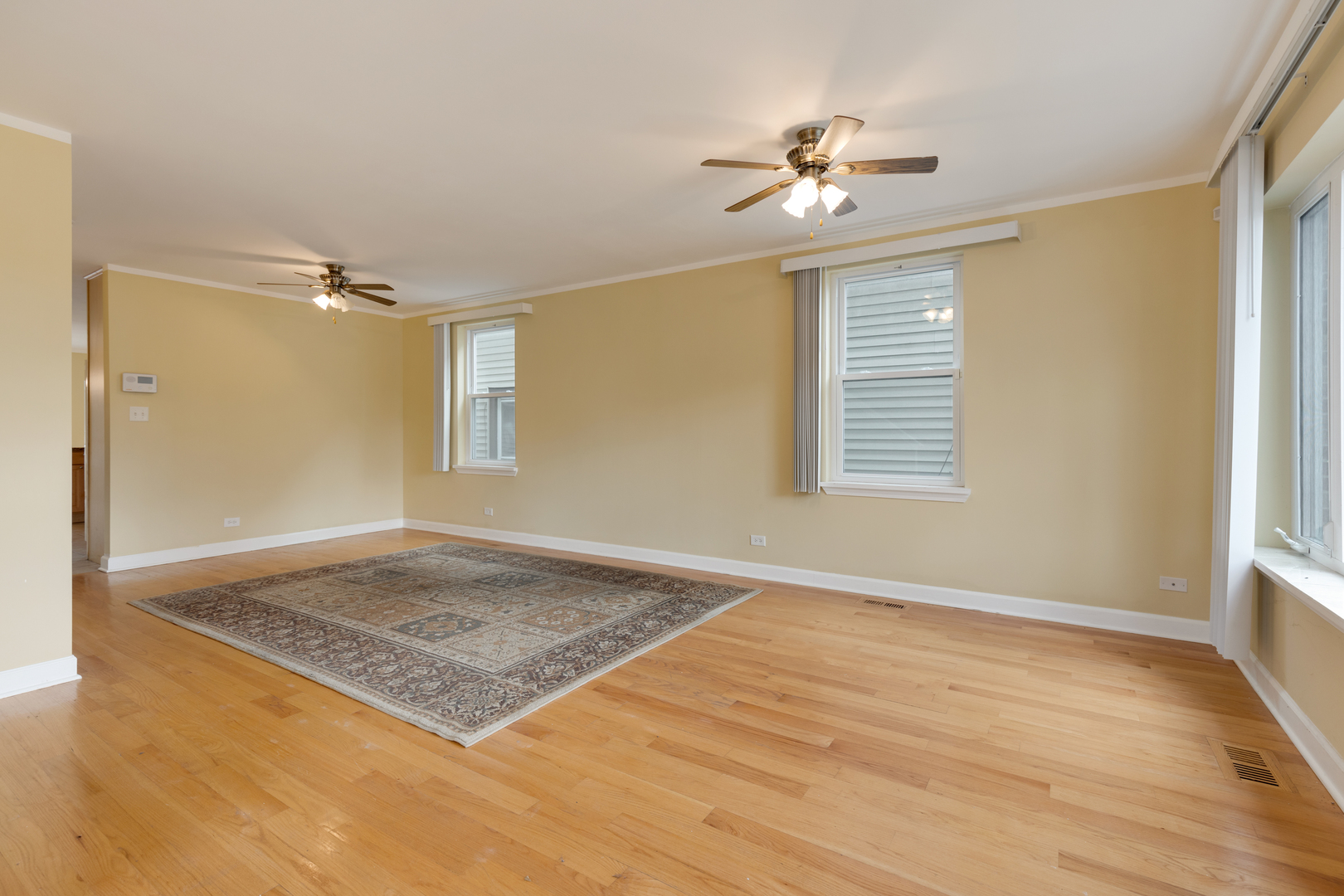 5242 W Ferdinand Street Property Photo 3