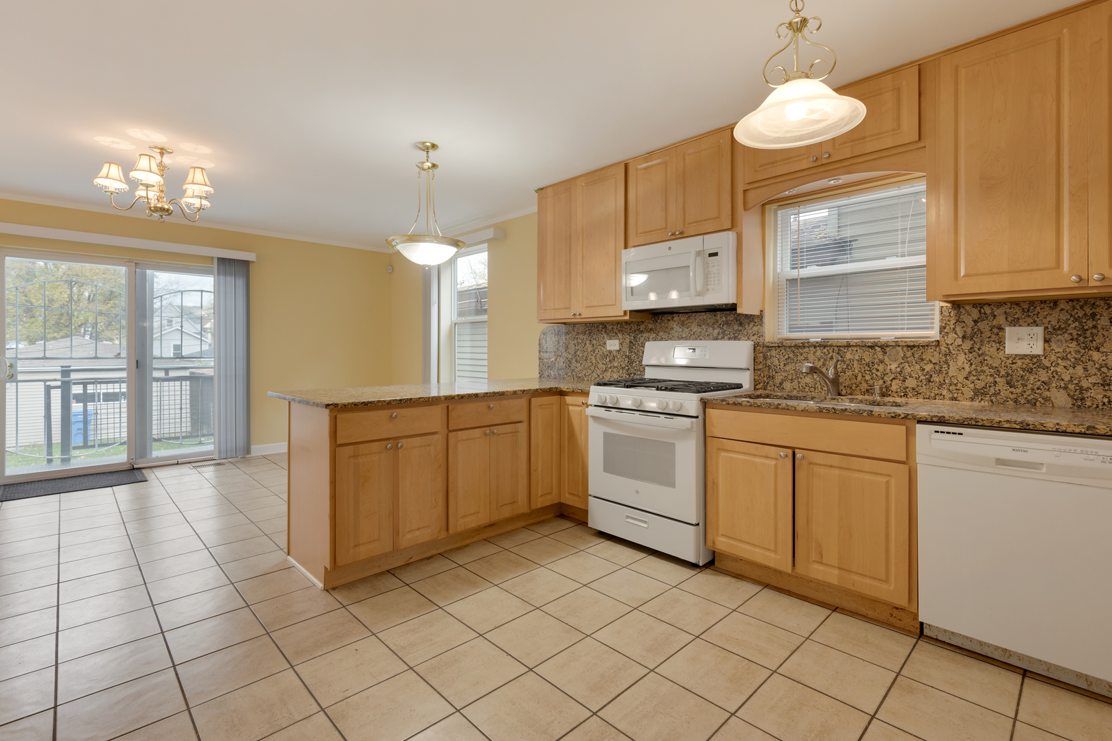 5242 W Ferdinand Street Property Photo 5