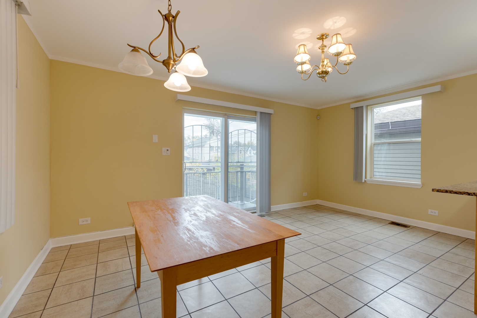 5242 W Ferdinand Street Property Photo 9