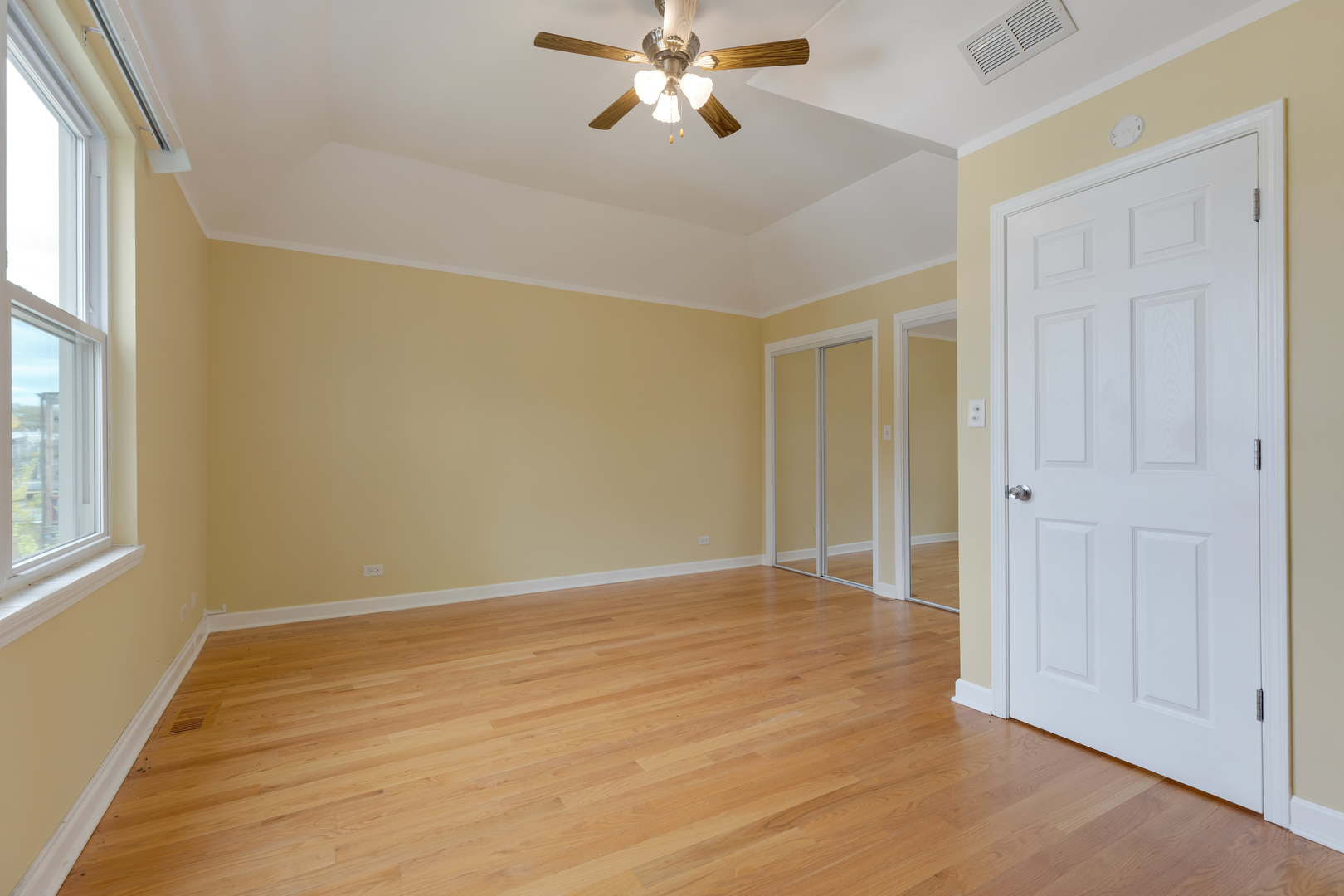 5242 W Ferdinand Street Property Photo 11