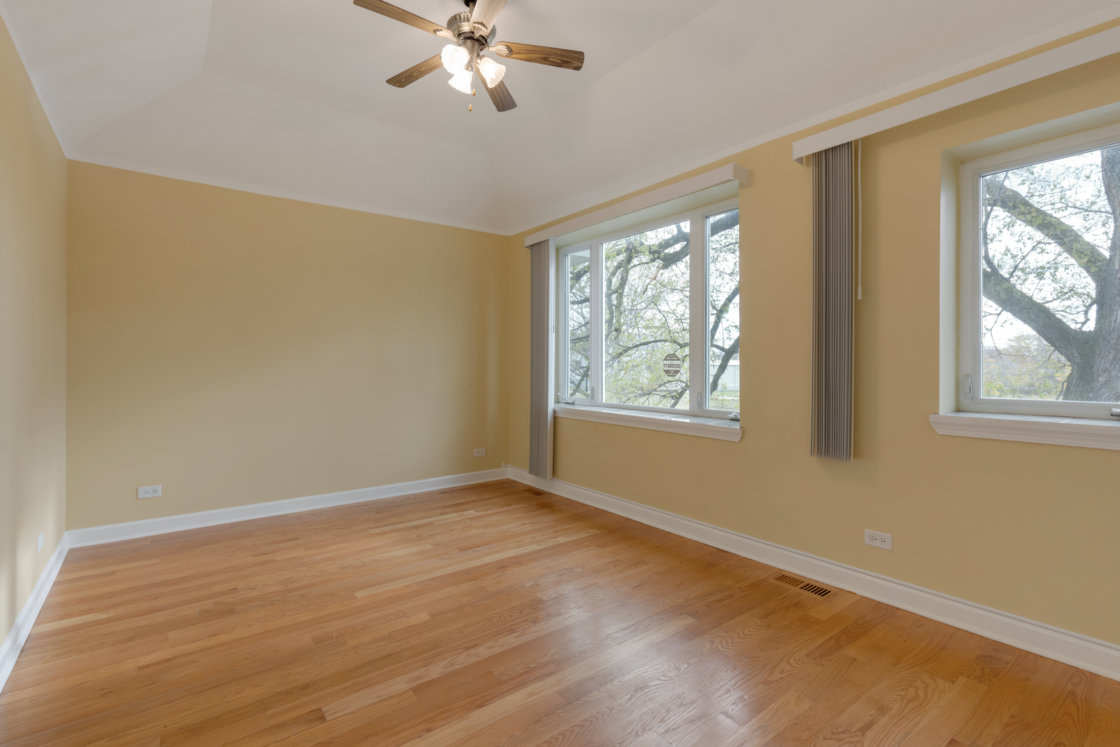 5242 W Ferdinand Street Property Photo 12