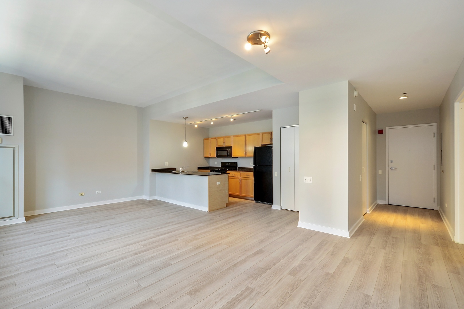 5 N Wabash Avenue 1406 Property Photo 3