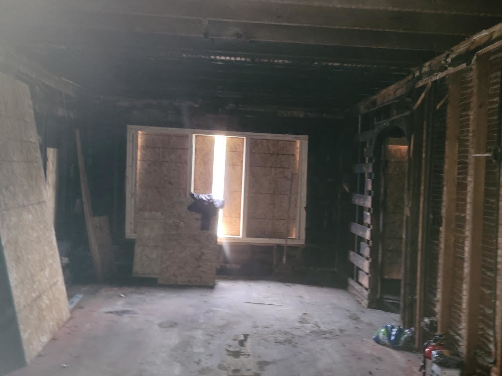 10155 S Lafayette Avenue Property Photo 4