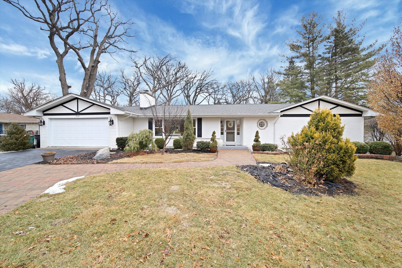2121 S Meacham Rd Property Photo