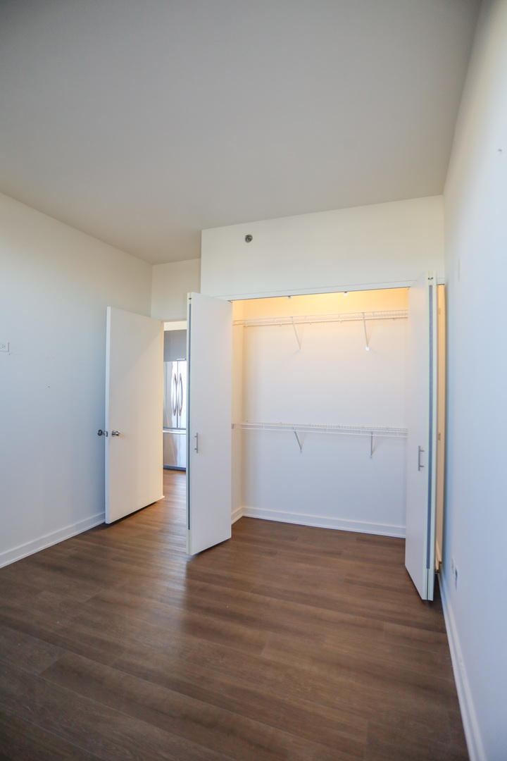 910 W Huron Street 1115 Property Photo 12