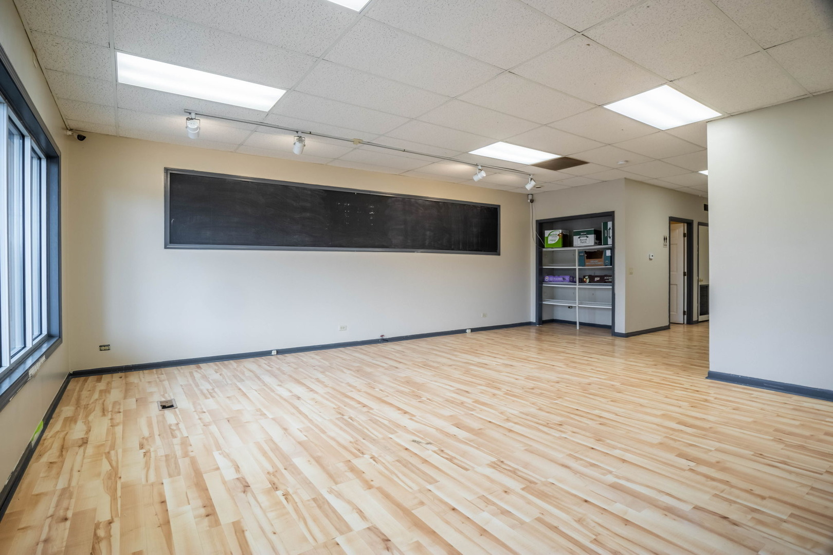 1305 N La-fox St Property Photo 9