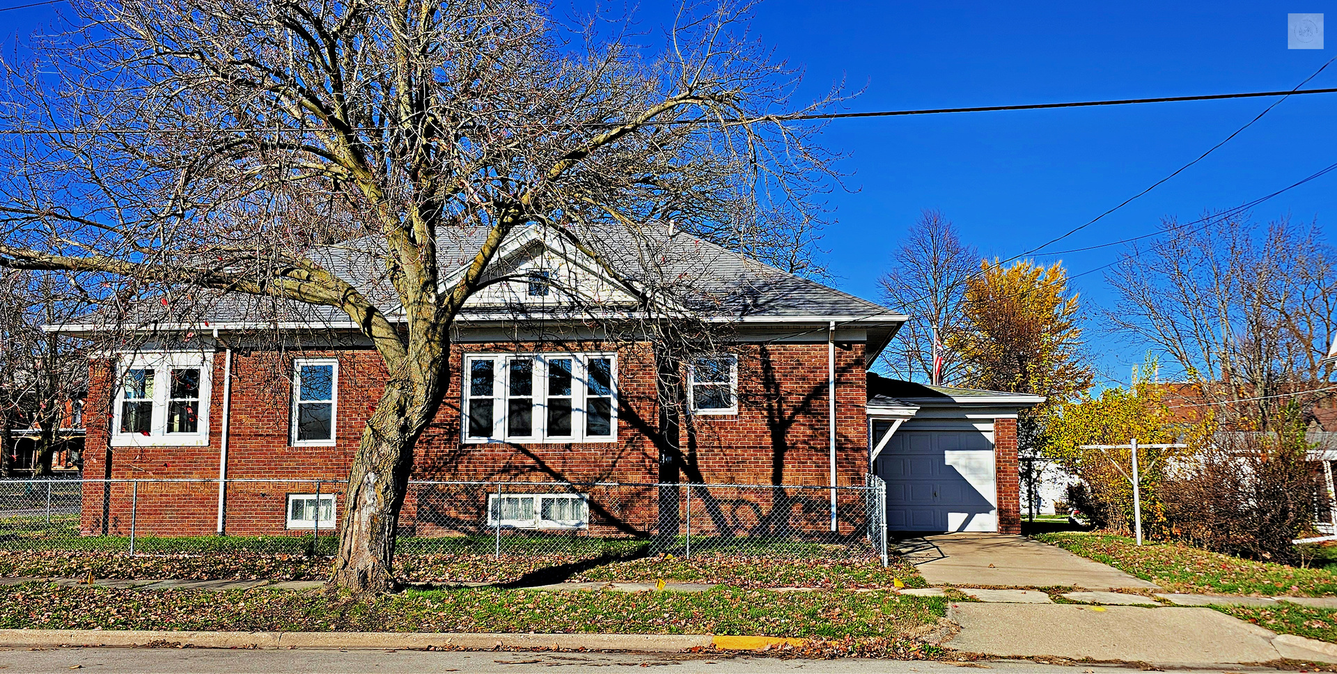 511 S Bloomington Street Property Photo 2