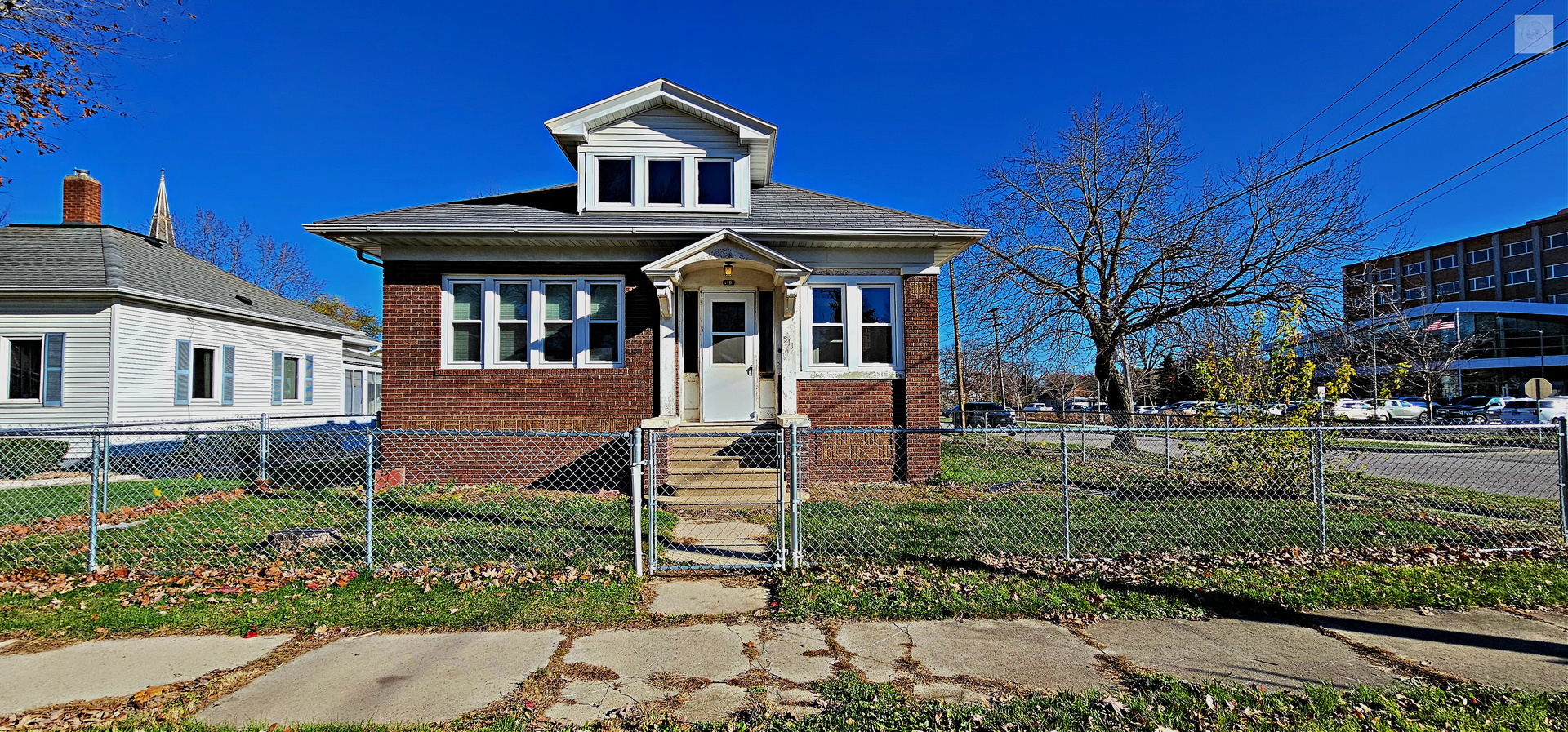 511 S Bloomington Street Property Photo 4