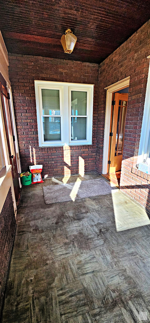 511 S Bloomington Street Property Photo 14