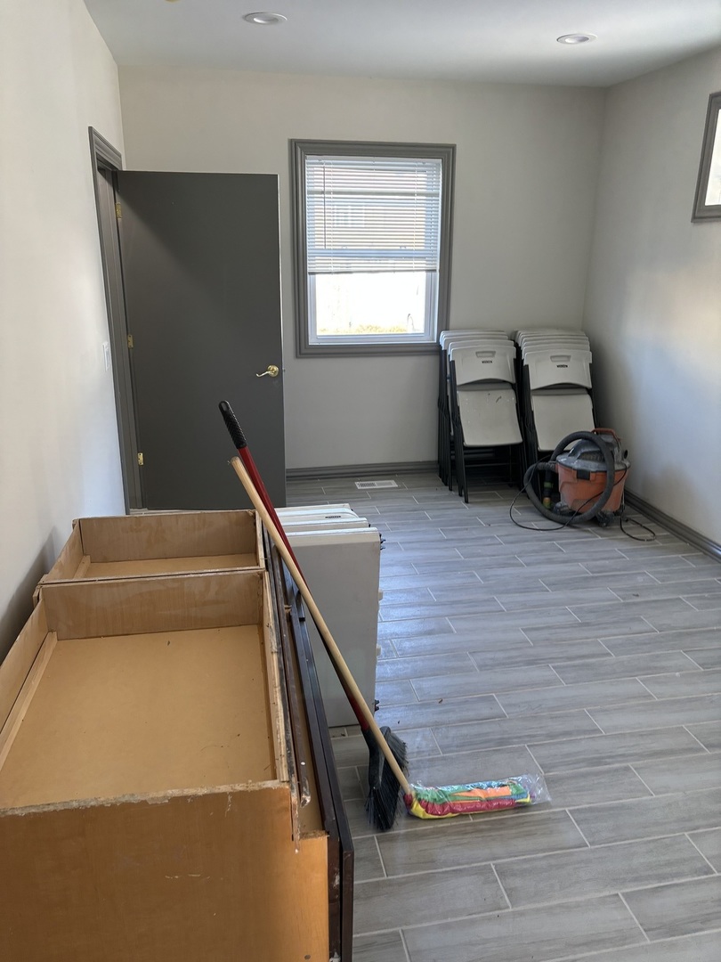 933 W Jefferson Street Property Photo 4