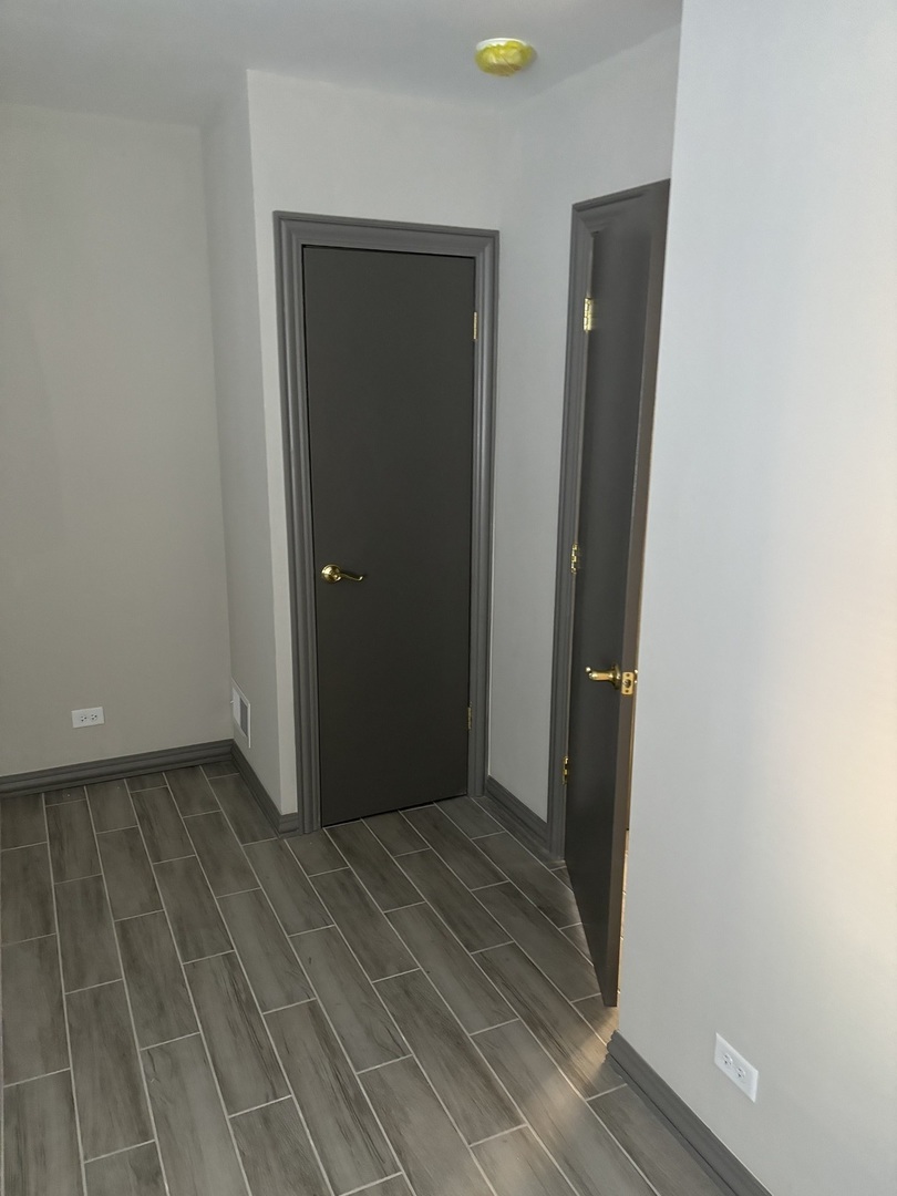 933 W Jefferson Street Property Photo 6