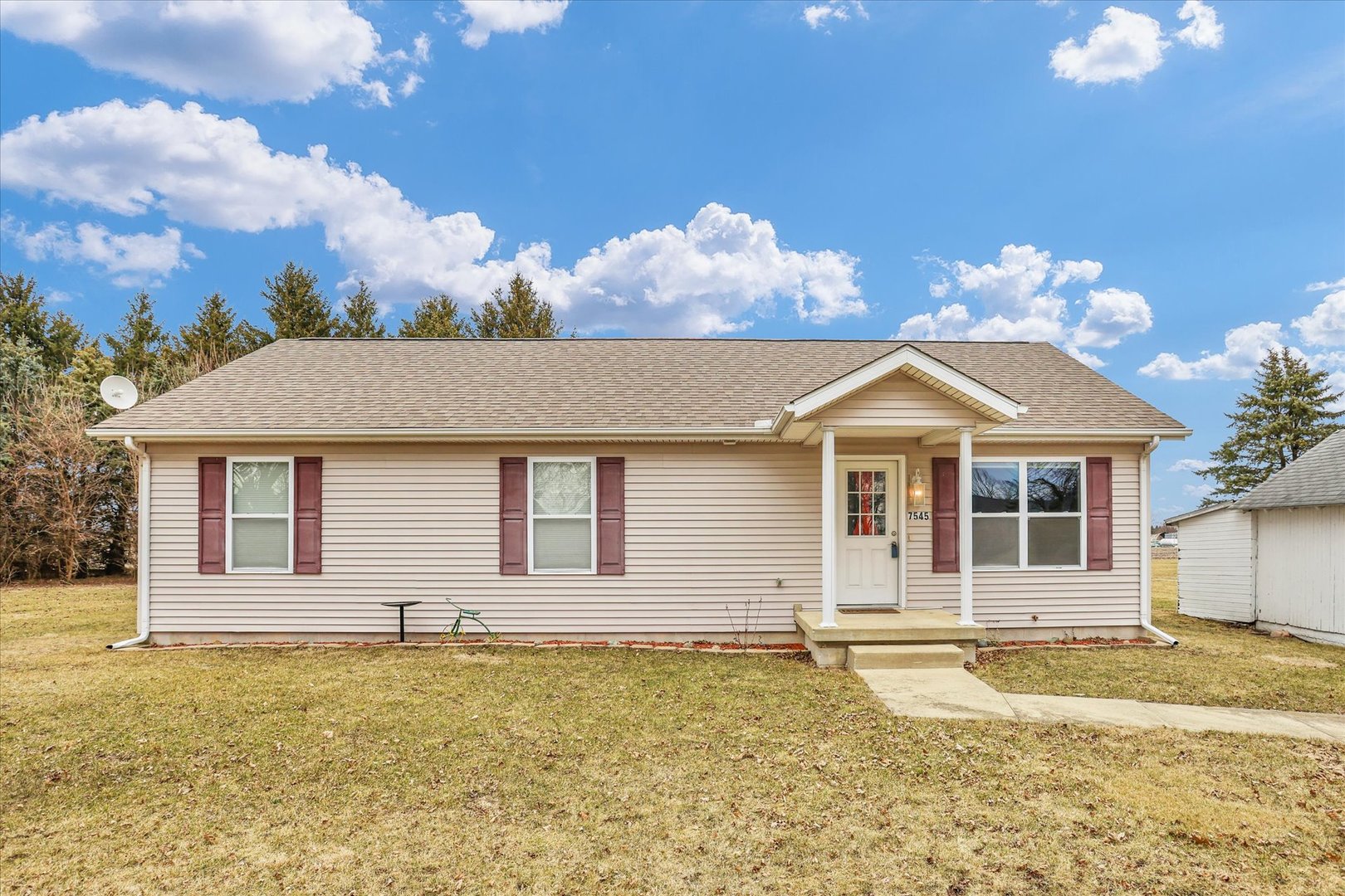 Hoopeston High School Real Estate Listings Main Image