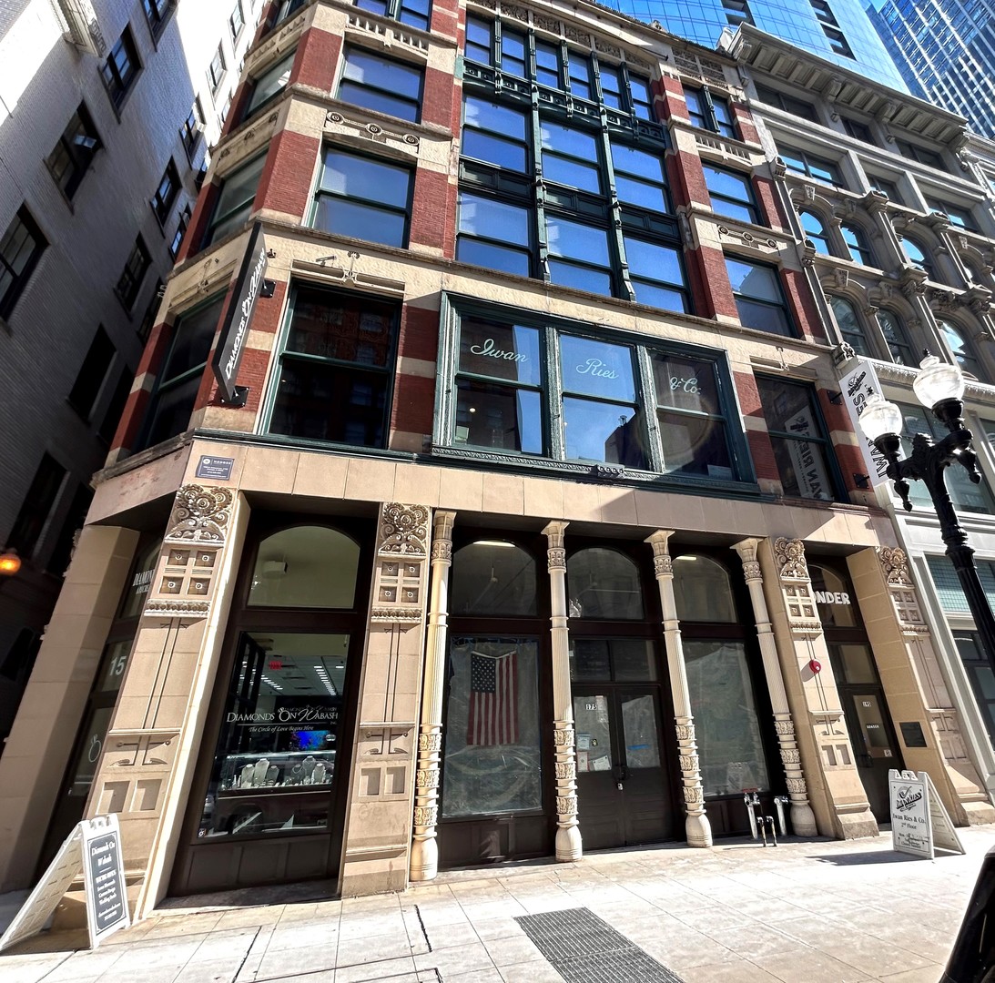 17 S Wabash Ave Property Photo 1