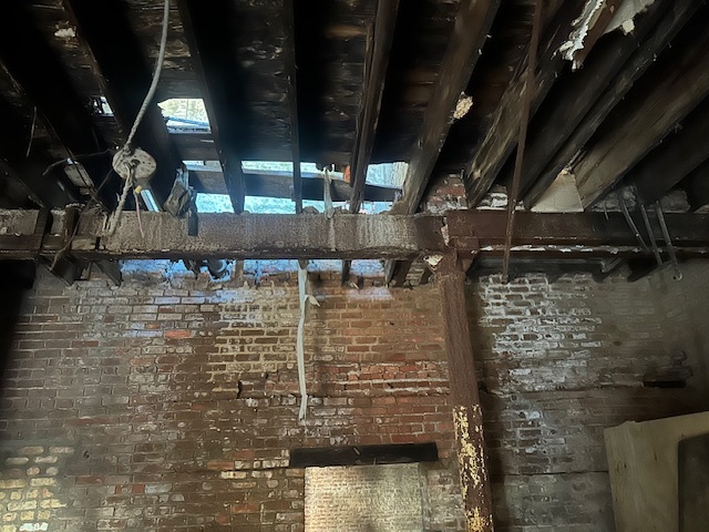9901 S Ewing Avenue Property Photo 5