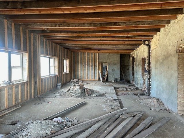 9901 S Ewing Avenue Property Photo 11
