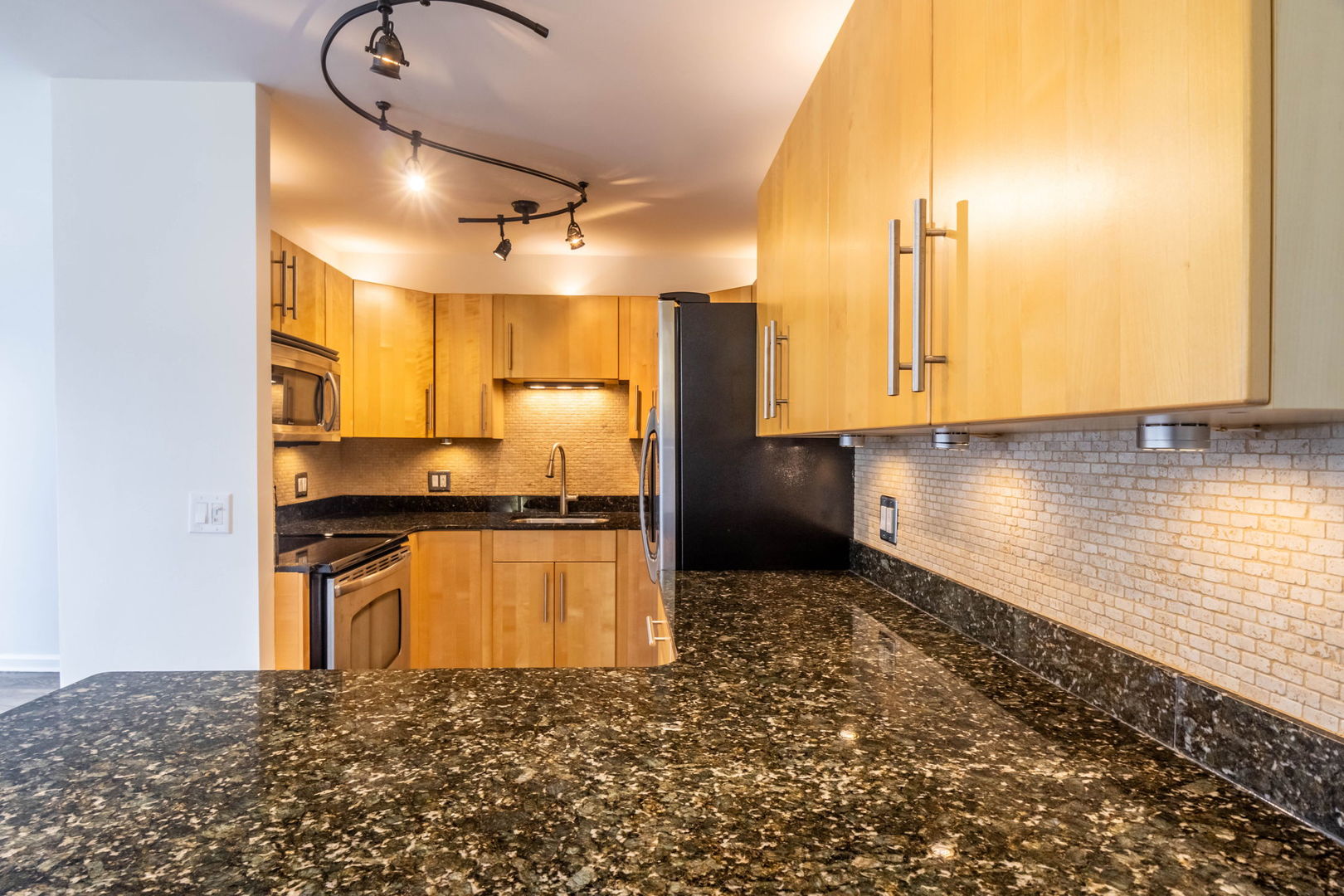 260 E Chestnut Street 1814 Property Photo 5