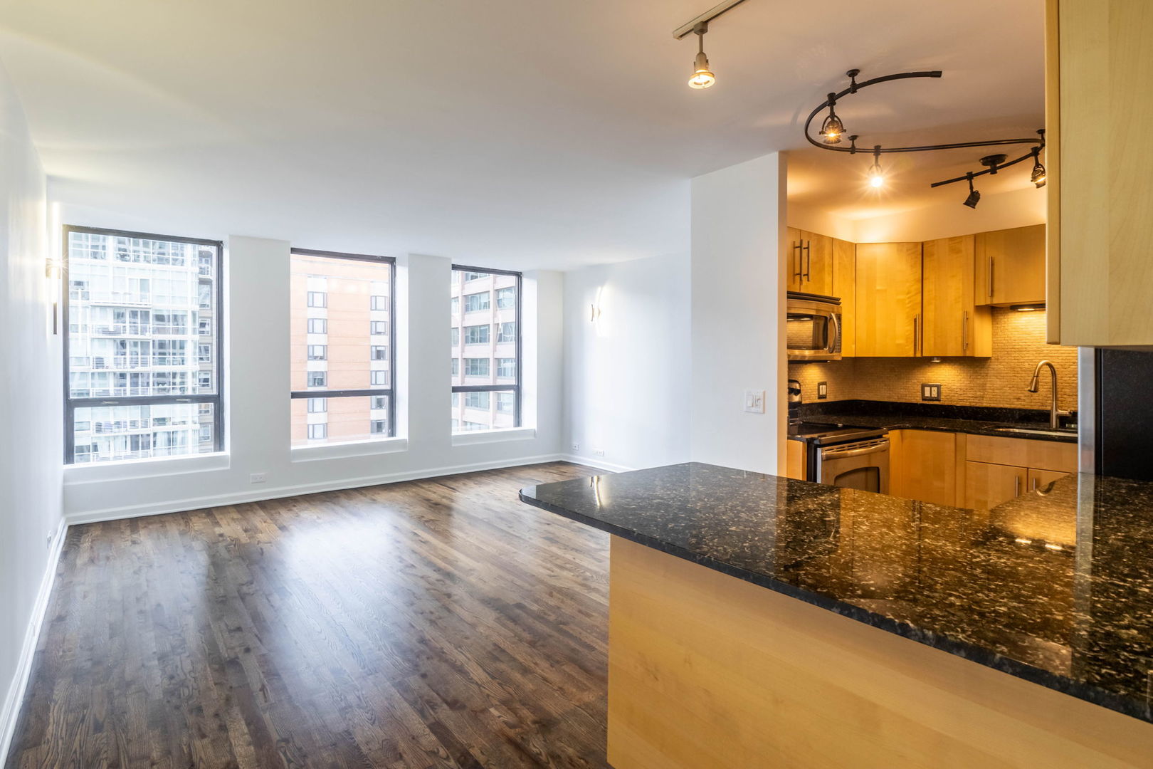 260 E Chestnut Street 1814 Property Photo 8