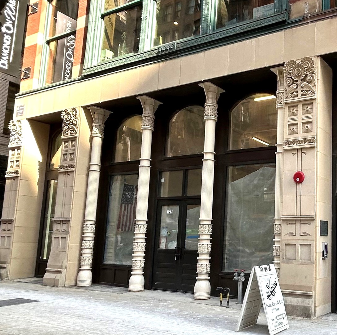 17 S Wabash Ave Property Photo 3