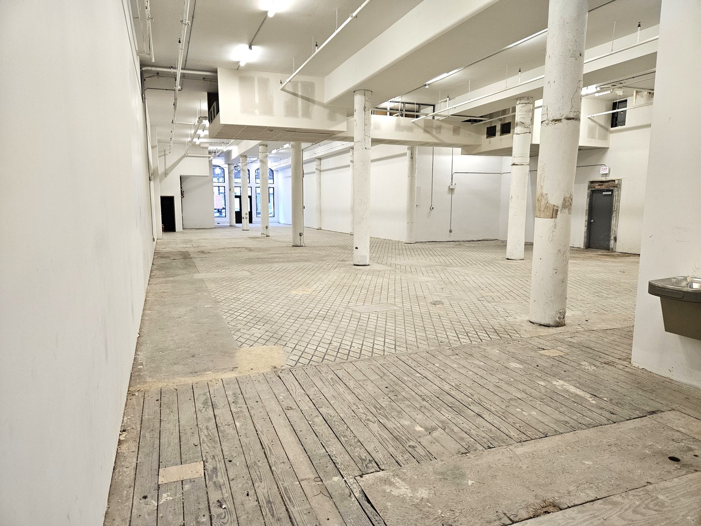 17 S Wabash Ave Property Photo 7