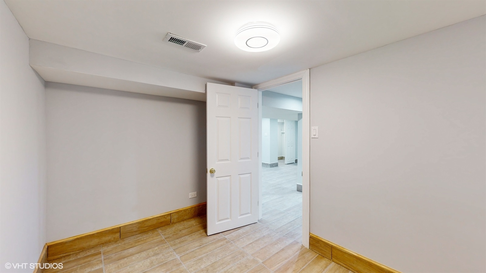 7750 S Rhodes Avenue Property Photo 33