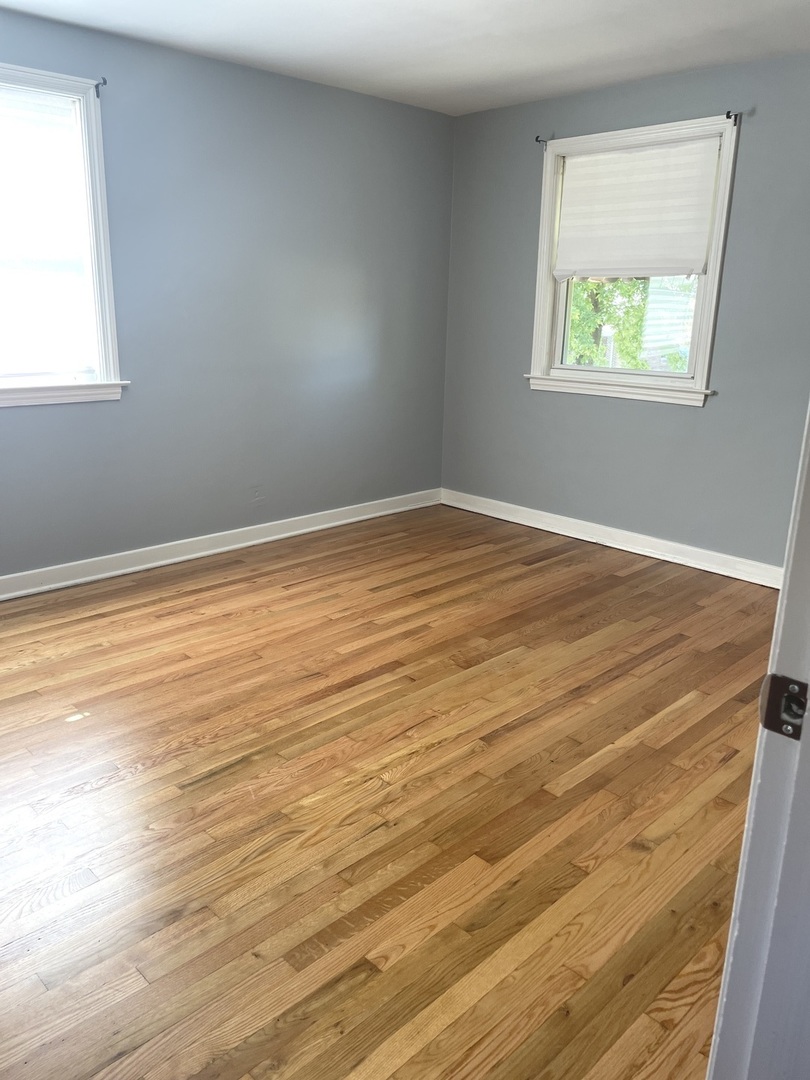 14233 S Green Bay Avenue Property Photo 8