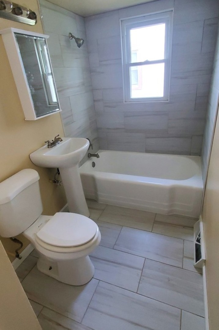 16873 Bulger Avenue Property Photo 8