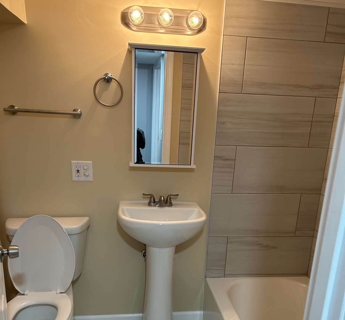 16873 Bulger Avenue Property Photo 9