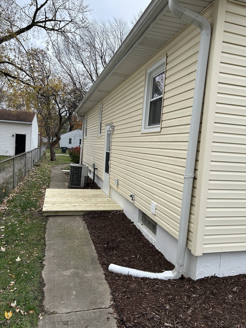 16873 Bulger Avenue Property Photo 22