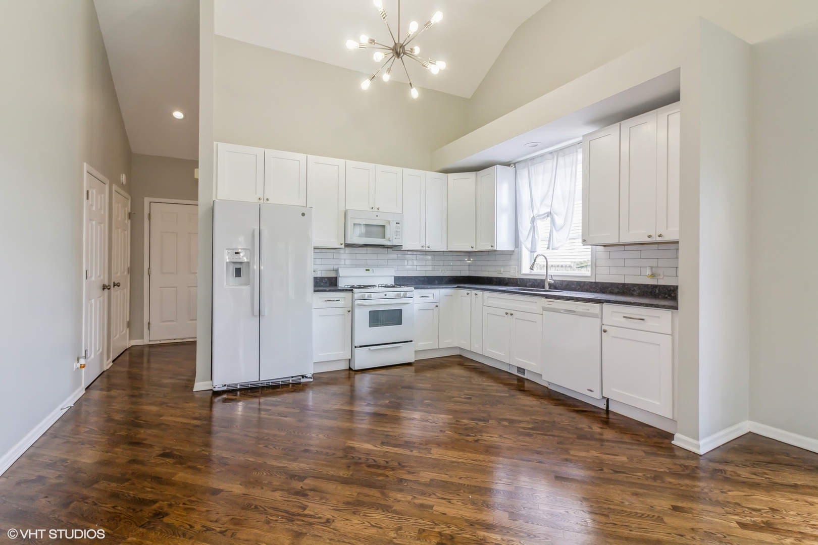 580 Chestnut Drive Property Photo 4
