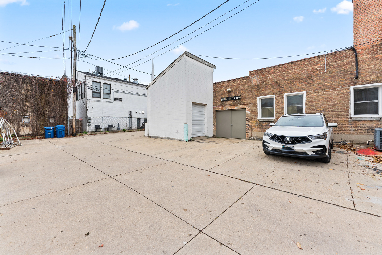 215 W Main St Property Photo 9