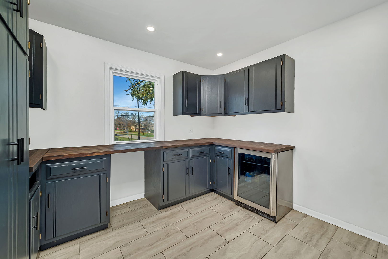 22940 W Essex Drive Property Photo 15