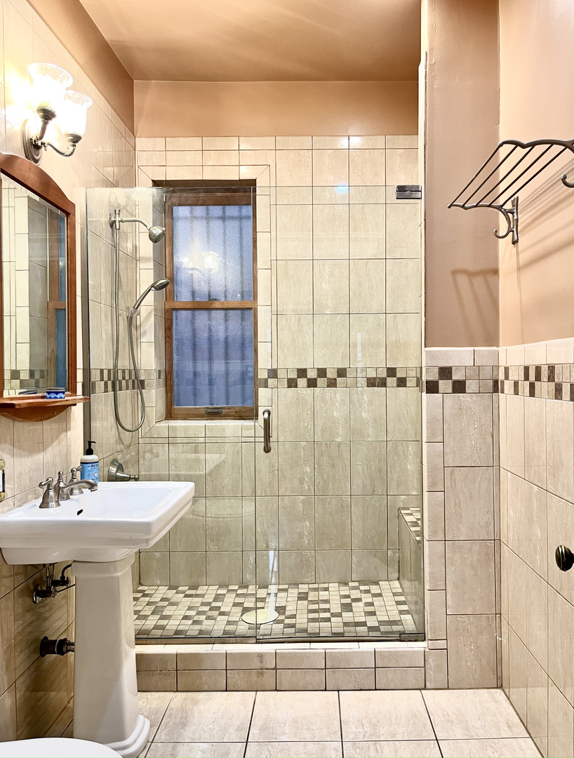 5716 S Kenwood Avenue 1 Property Photo 11